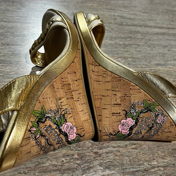 Coach Ellette open toe strapped wedge sandals with flowers 🌸 on the wedges - Picture 14 of 16